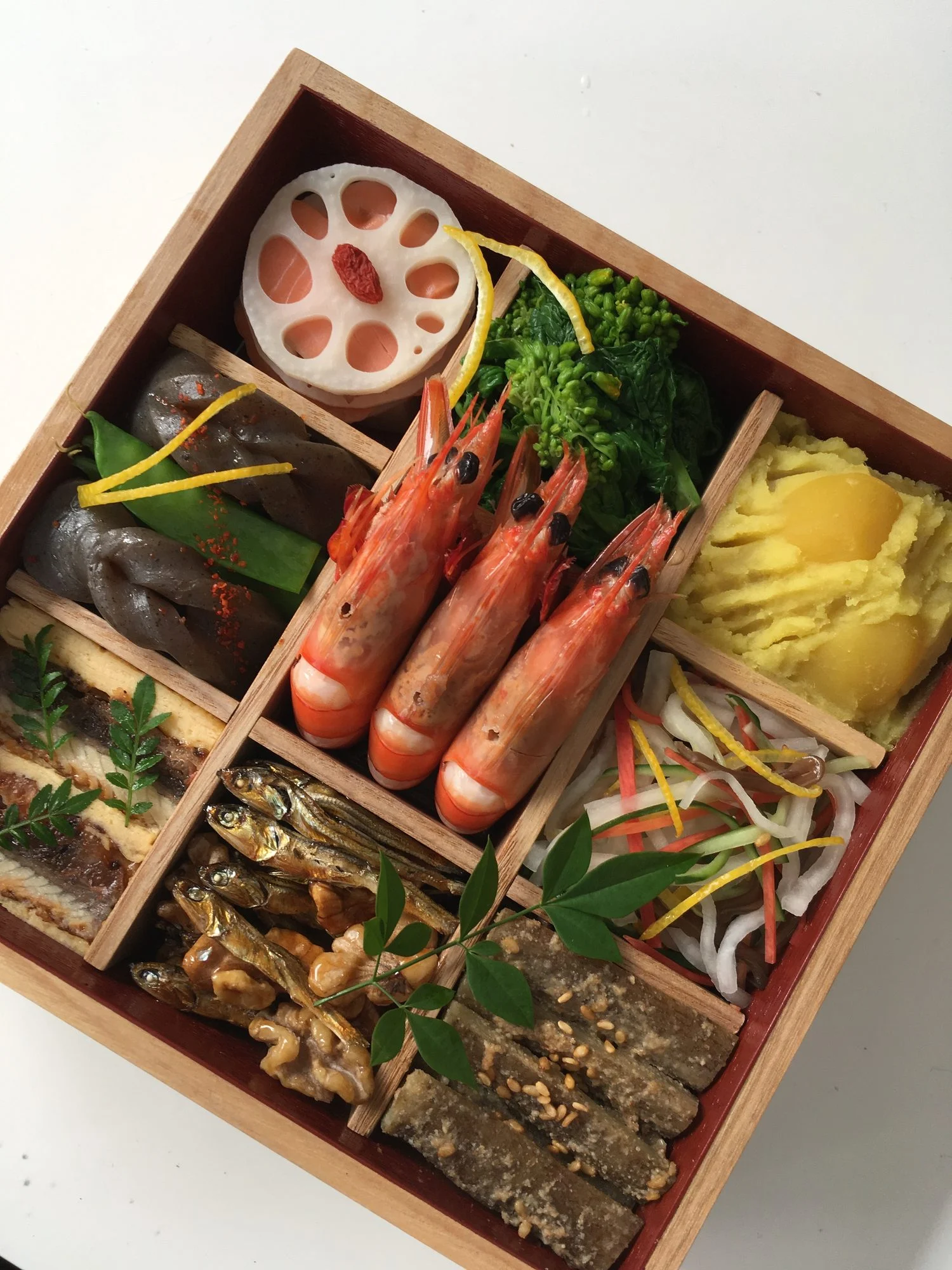 重箱に詰めたおせち料理